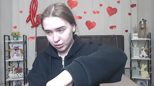 Snapshot of LauraHlot chatting on 02/12/26, 09:03 LauraHlot online show from 02/12/26, 09:03