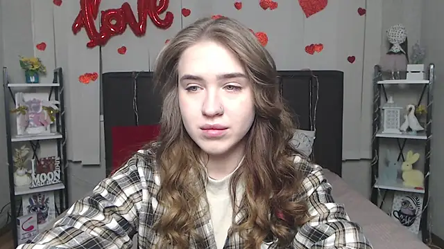 Snapshot of LauraHlot chatting on 02/23/26, 06:14 LauraHlot online show from 02/23/26, 06:14