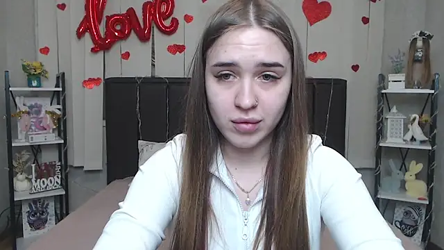 LauraHlot online show from 03/18/26, 07:04