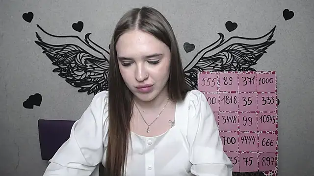 LauraHlot online show from 04/16/26, 09:39