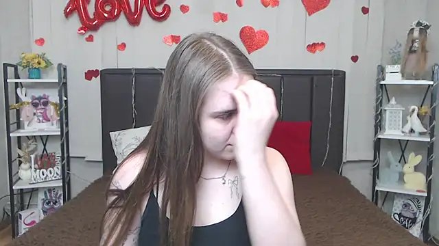 LauraHlot online show from 05/23/26, 06:07