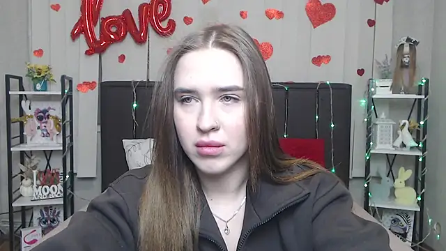 Snapshot of LauraHlot chatting on 02/03/26, 06:11 LauraHlot online show from 02/03/26, 06:11