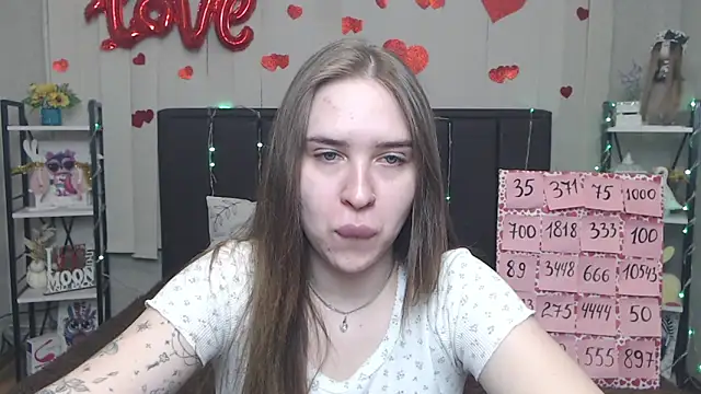 LauraHlot online show from 05/21/26, 07:17
