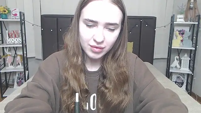 LauraHlot online show from 10/01/25, 05:28