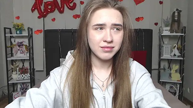 Snapshot of LauraHlot chatting on 02/17/26, 06:22 LauraHlot online show from 02/17/26, 06:22