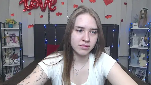 LauraHlot online show from 05/19/26, 06:20
