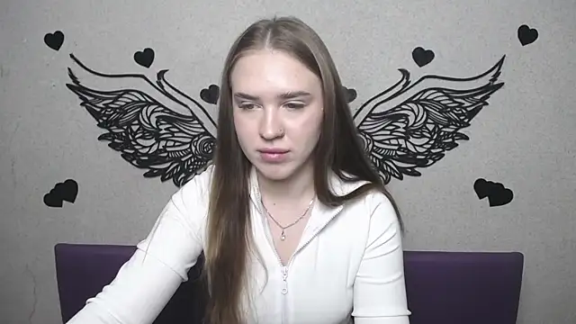 LauraHlot online show from 04/25/26, 05:10