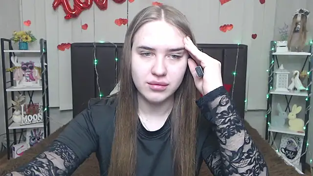 LauraHlot online show from 04/30/26, 06:09