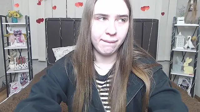 LauraHlot online show from 05/31/26, 06:09