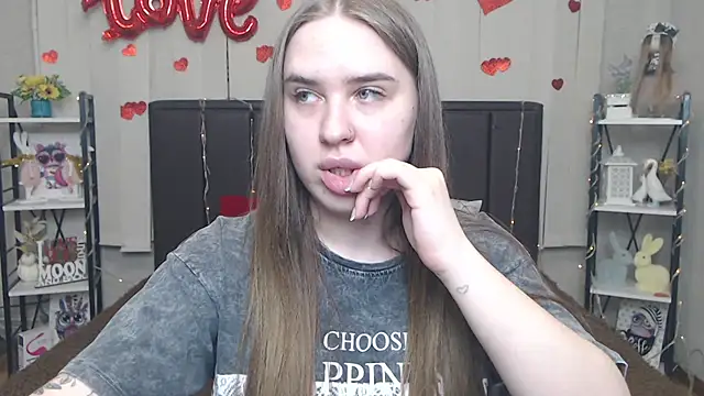LauraHlot online show from 05/15/26, 06:17