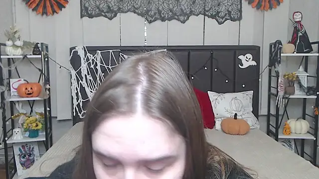 LauraHlot online show from 11/09/25, 06:45