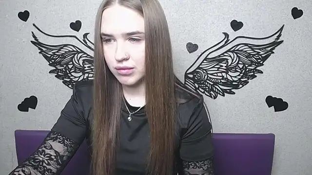 LauraHlot online show from 04/21/26, 05:47