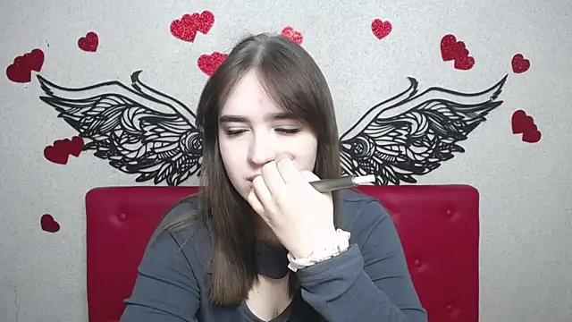 LauraHlot online show from 03/15/25, 06:58