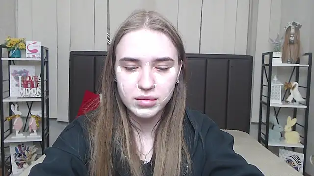 LauraHlot online show from 11/26/25, 07:36