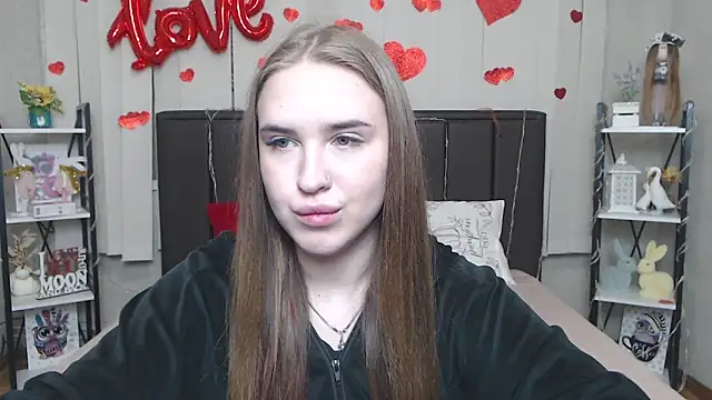 LauraHlot online show from 03/26/26, 06:39