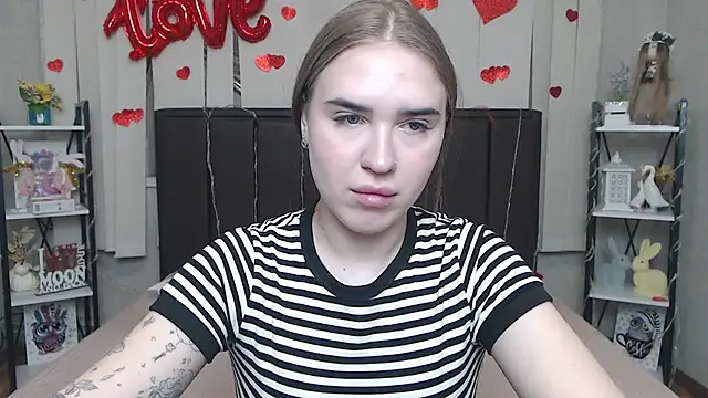 LauraHlot online show from 03/31/26, 06:15