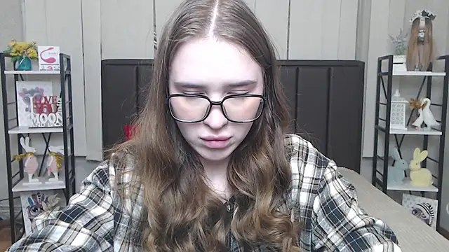 LauraHlot online show from 11/29/25, 06:46