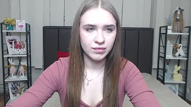 LauraHlot online show from 12/04/25, 06:29