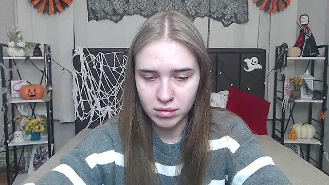 LauraHlot online show from 10/24/25, 05:34