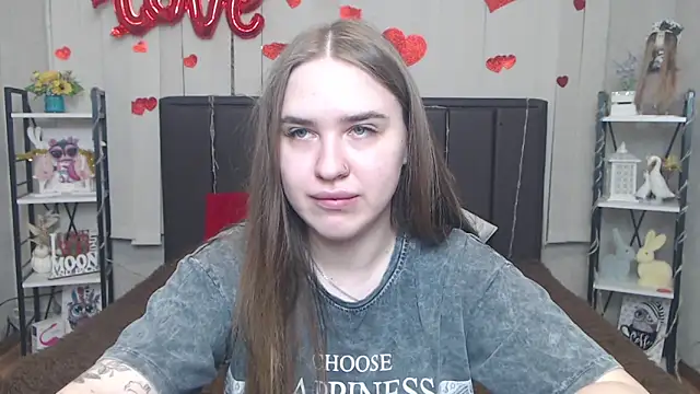 LauraHlot online show from 05/12/26, 05:48