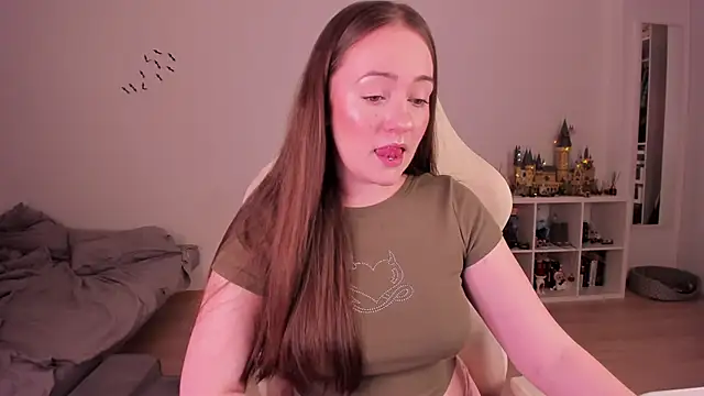 Snapshot of WalkingGirl chatting on 11/05/25, 09:40 WalkingGirl online show from 11/05/25, 09:40