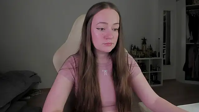 WalkingGirl online show from 04/17/26, 07:49