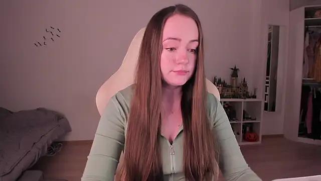 WalkingGirl online show from 12/02/25, 04:52