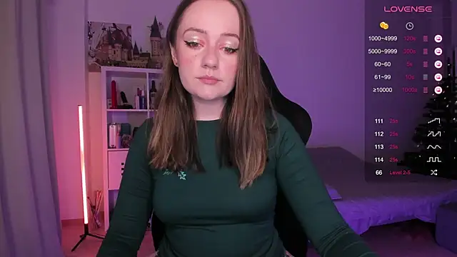 Snapshot of WalkingGirl chatting on 12/31/24, 03:09 WalkingGirl online show from 12/31/24, 03:09