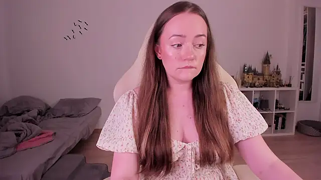 Snapshot of WalkingGirl chatting on 11/06/25, 08:24 WalkingGirl online show from 11/06/25, 08:24