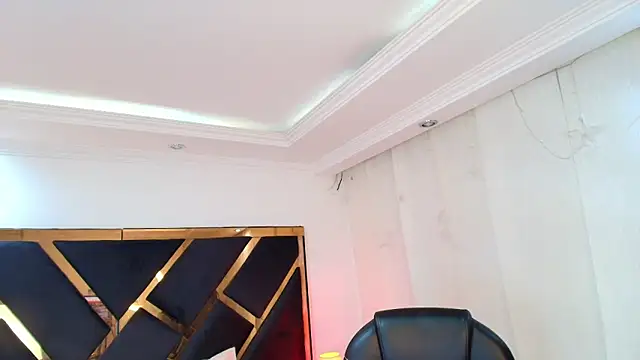 Camiila Osorio online show from 04/20/26, 07:37