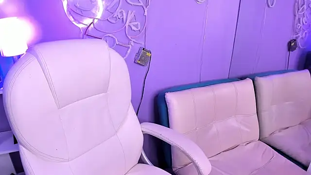 Camiila Osorio online show from 12/17/25, 07:52