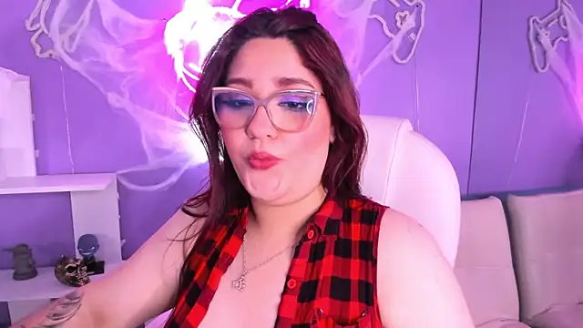 Camiila Osorio online show from 10/28/25, 07:57