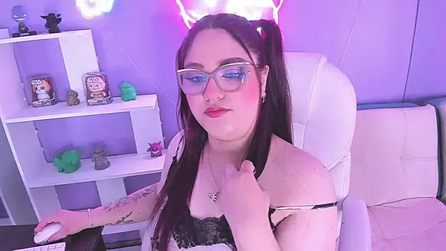Camiila Osorio online show from 09/29/25, 07:41