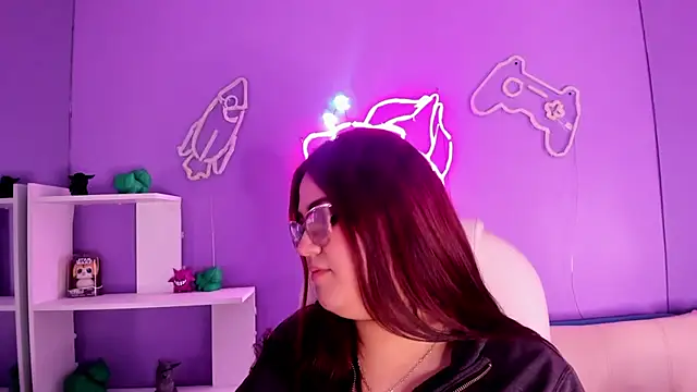 Camiila Osorio online show from 11/08/25, 07:39