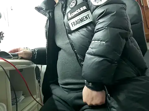 zwc147369 online show from 12/21/25, 03:25