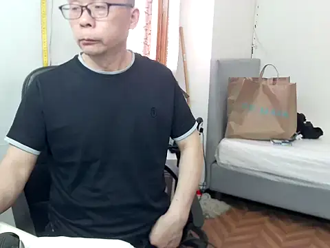Snapshot of zwc147369 chatting on 05/23/26, 12:48 zwc147369 online show from 05/23/26, 12:48