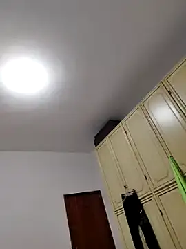 zwc147369 online show from 01/05/25, 03:53