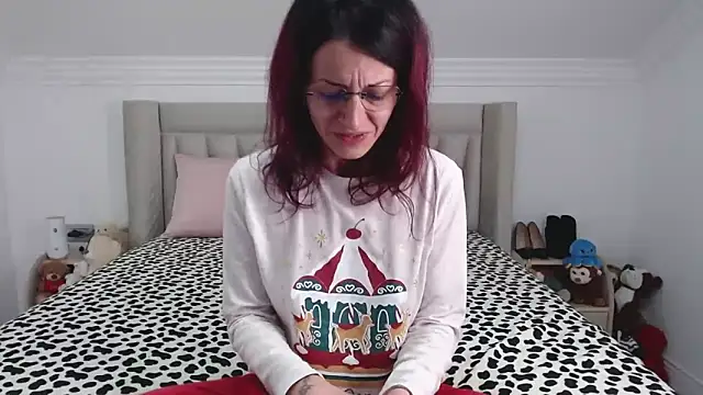 CatWoman0001 online show from 12/17/25, 11:04