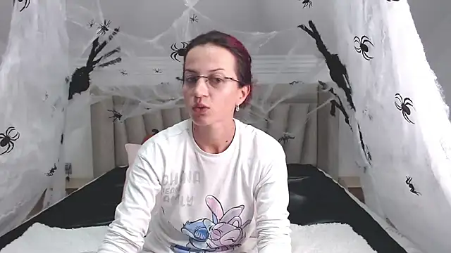 CatWoman0001 online show from 10/24/25, 05:12