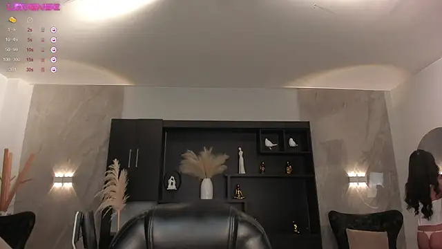 Snapshot of ValeriaVelvet chatting on 03/05/25, 11:49 ValeriaVelvet online show from 03/05/25, 11:49