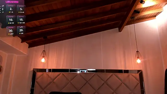 Snapshot of ValeriaVelvet chatting on 10/27/25, 12:17 ValeriaVelvet online show from 10/27/25, 12:17