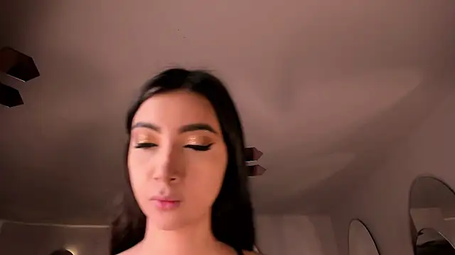 ValeriaVelvet online show from 04/05/26, 11:17