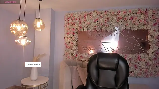 Snapshot of ValeriaVelvet chatting on 05/18/26, 11:59 ValeriaVelvet online show from 05/18/26, 11:59