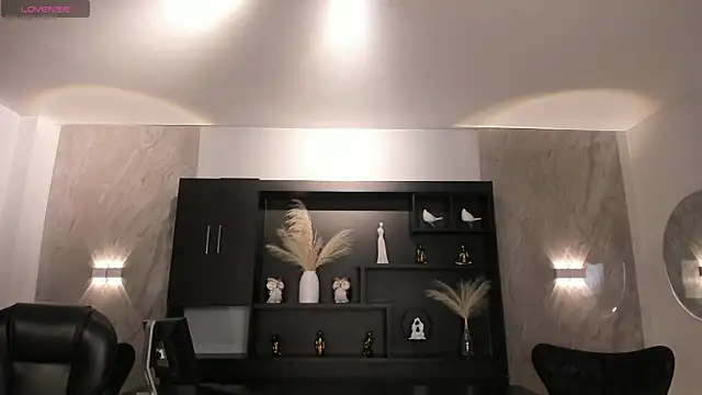 Snapshot of ValeriaVelvet chatting on 10/18/25, 12:07 ValeriaVelvet online show from 10/18/25, 12:07