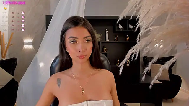 Snapshot of ValeriaVelvet chatting on 03/05/25, 06:01 ValeriaVelvet online show from 03/05/25, 06:01