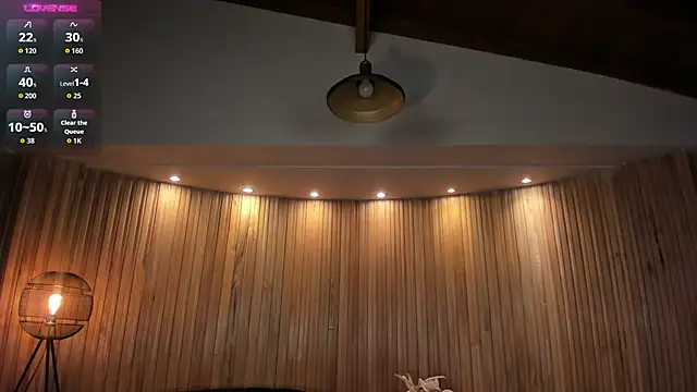 Snapshot of ValeriaVelvet chatting on 12/16/25, 12:20 ValeriaVelvet online show from 12/16/25, 12:20