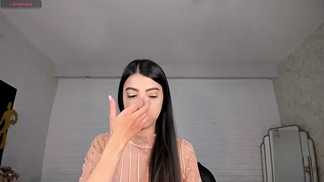Snapshot of ValeriaVelvet chatting on 10/20/25, 12:17 ValeriaVelvet online show from 10/20/25, 12:17