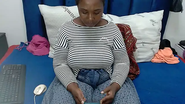 Thickchocolatex2 online show from 03/11/26, 12:43