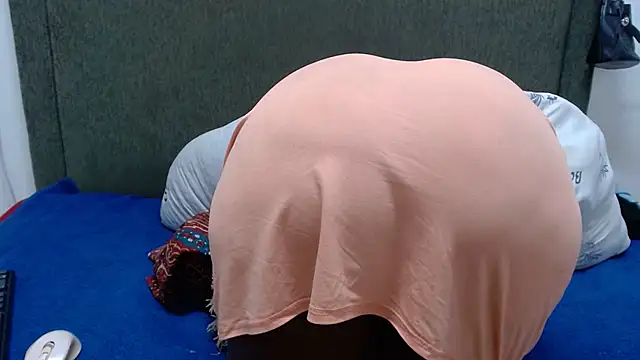 Thickchocolatex2 online show from 02/17/26, 11:24