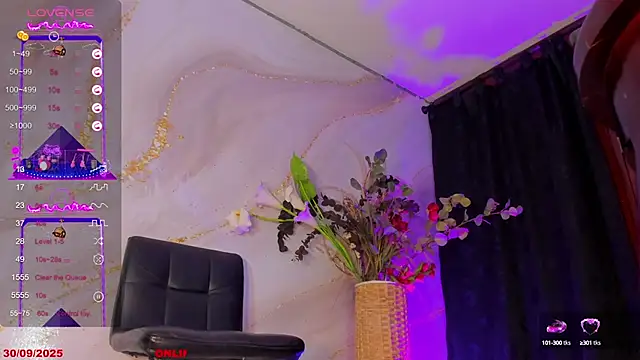 Snapshot of Karla-Ebony chatting on 09/30/25, 02:01 Karla-Ebony online show from 09/30/25, 02:01